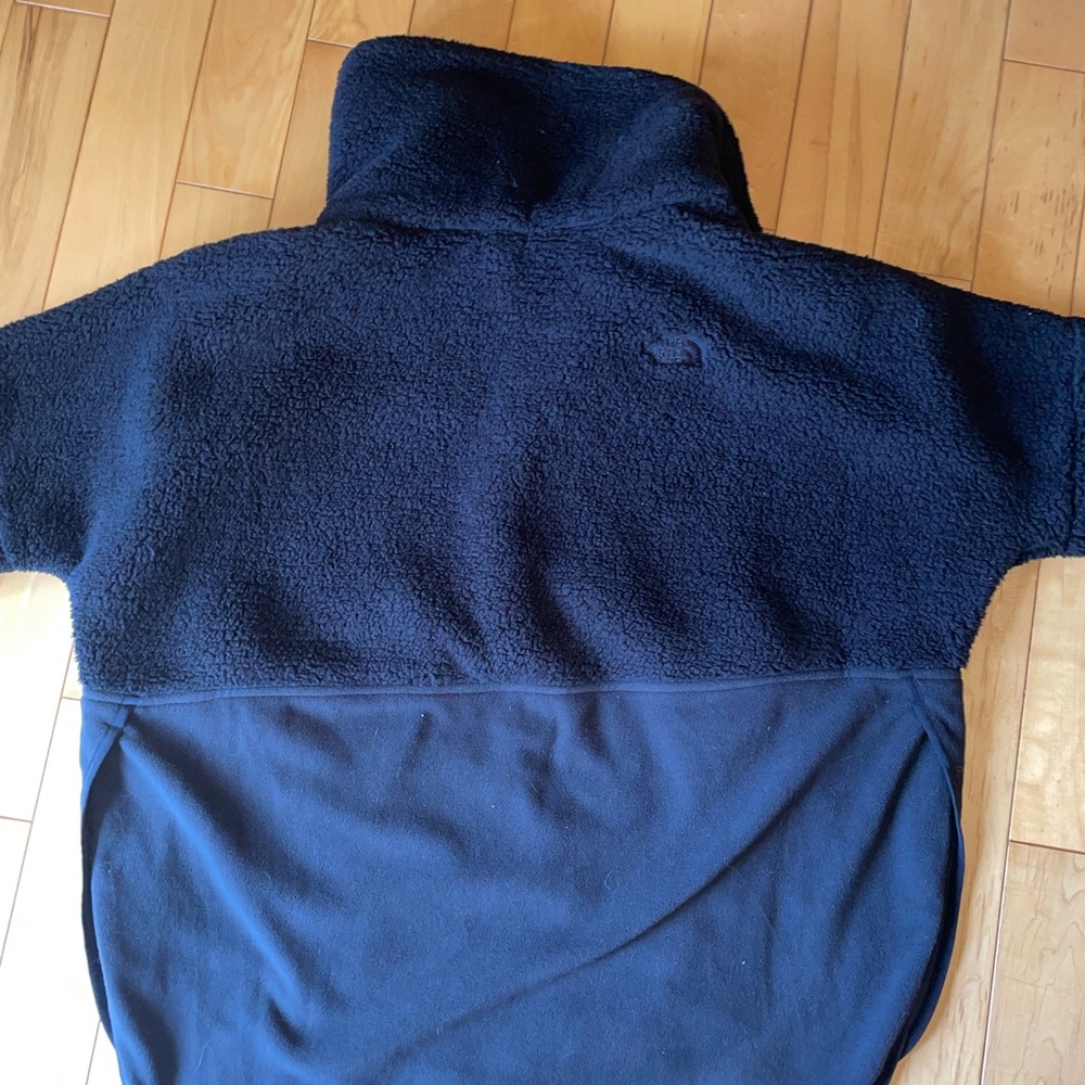 NWT The North Face pull over - Picture 6 of 8